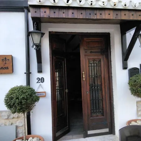 Casa Blanca Bed & Breakfast *
