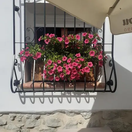 Casa Blanca Bed & Breakfast *